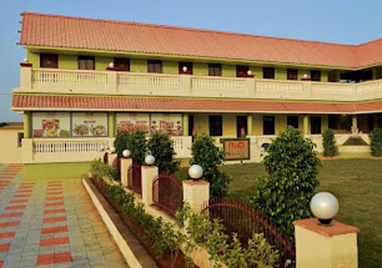 Saanvi Resort,Bhavnagar Koliyaak Exterior photo